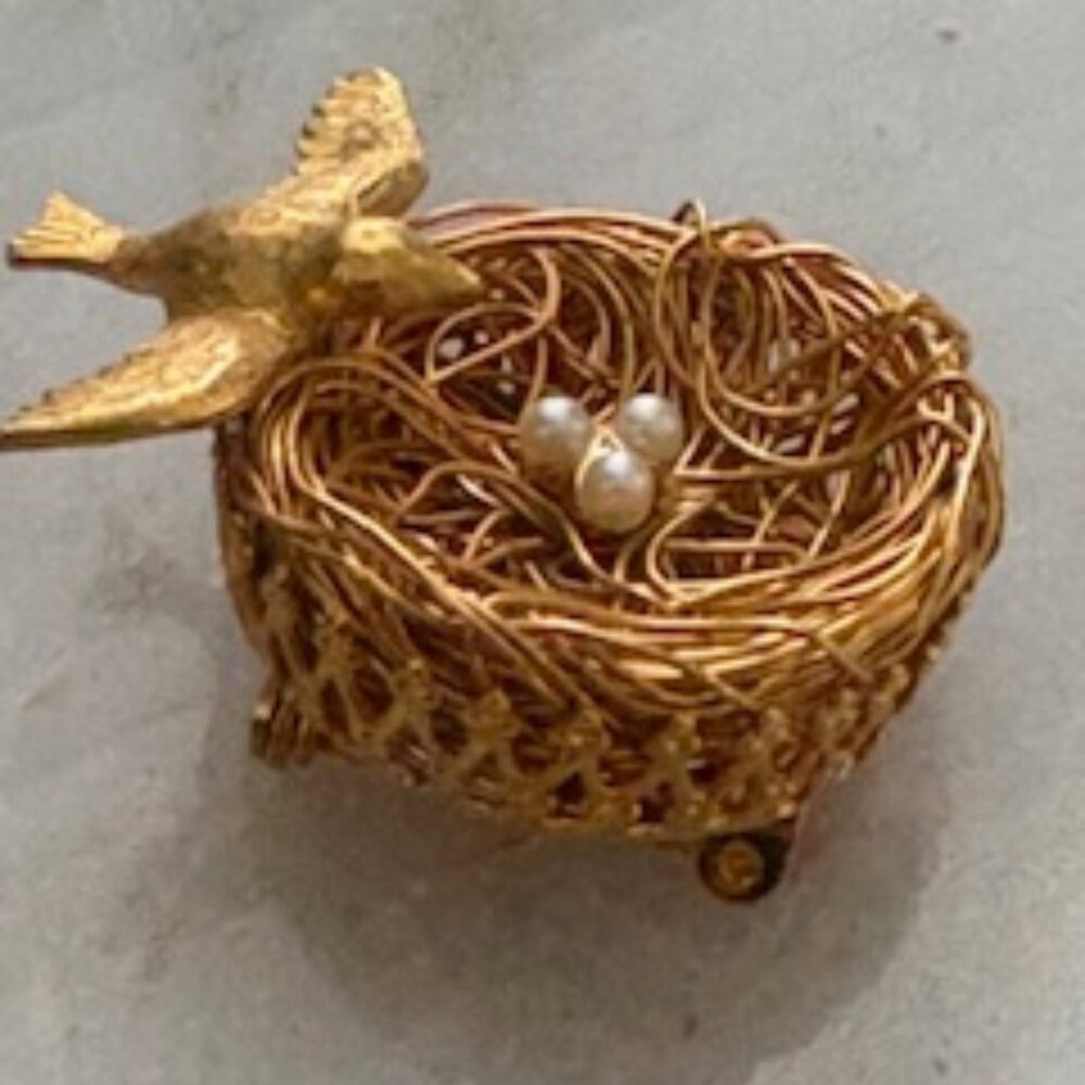 1950's Vintage Jeanne bird's nest brooch